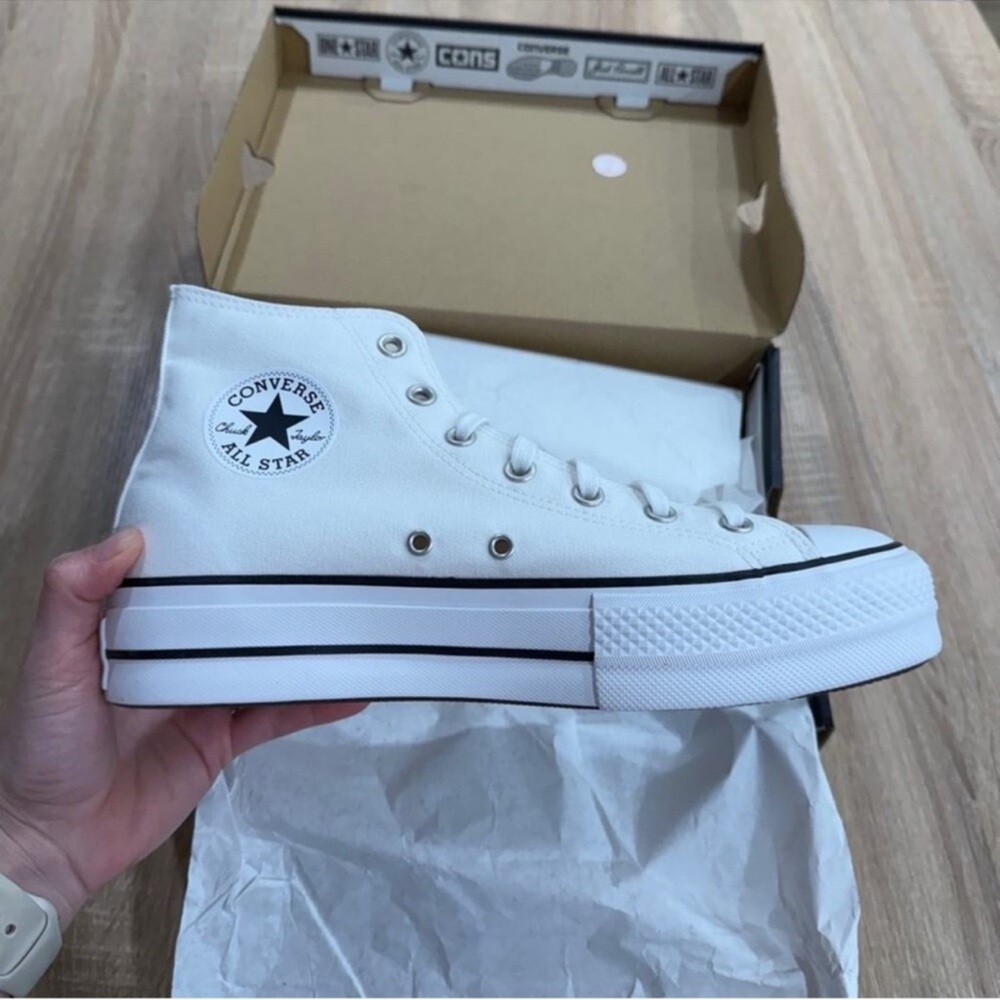 Converse Chuck Taylor All Star Lift Platform High Top women’s 9 nib - Picture 4 of 6